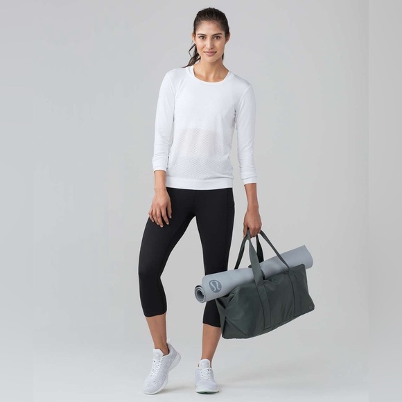 ✨DISCOUNTED✨ Lululemon Fast Track Duffel Gym Travel Beach Bag -  Dark Forest - Picture 3 of 16